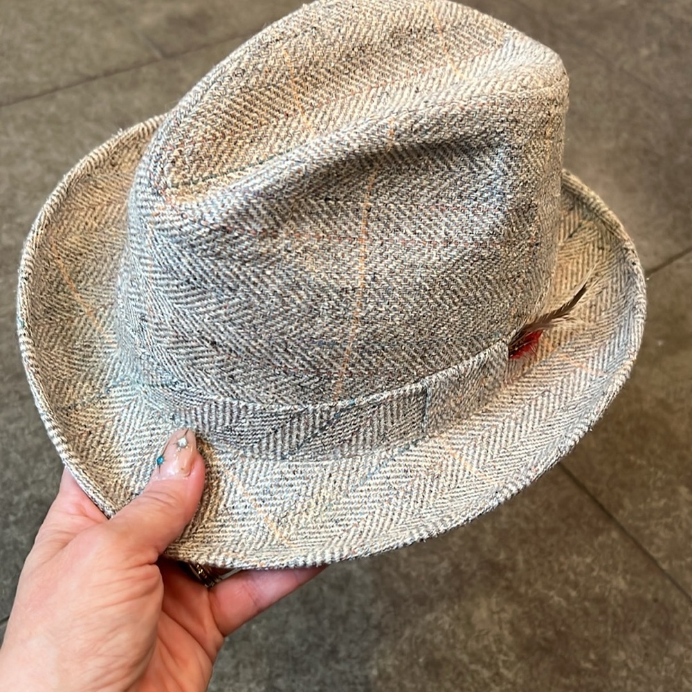 Vintage ADAM New York Grey & Cream multicolor Plaid Fedora Wool Hat w/ feathers